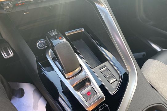 Peugeot 3008 GT 1.6 Hybrid e-EAT8 4x4