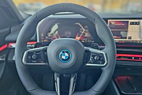 BMW Seria 5 550e xDrive M Sport