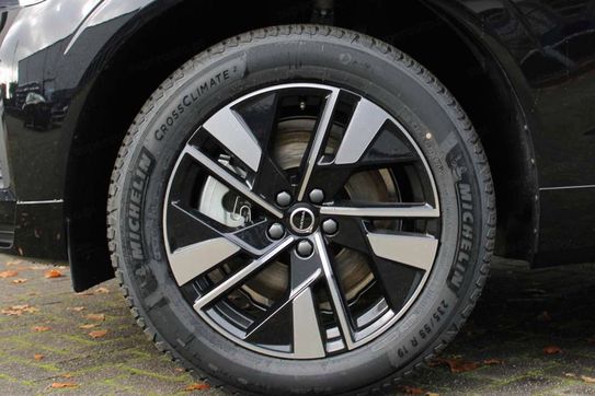 Volvo XC60 B5 AWD Plus Dark