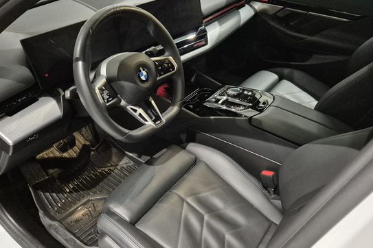 BMW Seria 5 520d xDrive mHEV M Sport aut