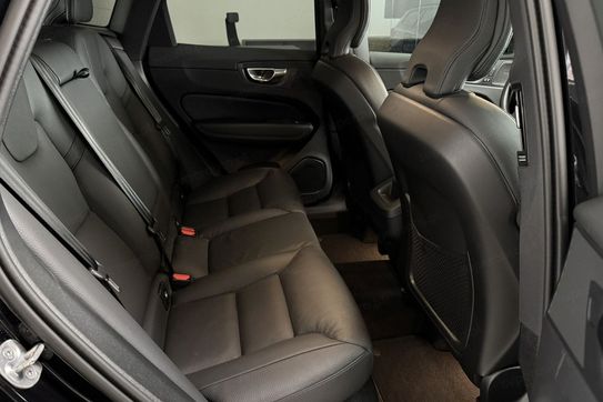 Volvo XC60 B5 B AWD Plus Dark aut