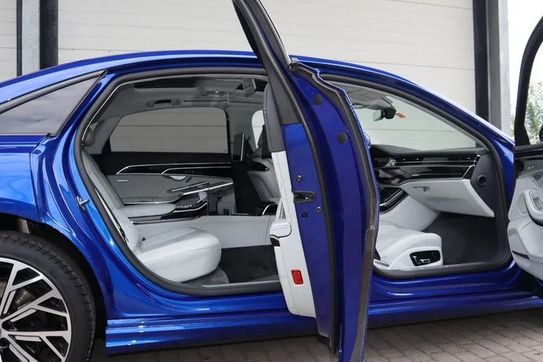 Audi A8 L 60 TFSI e quattro Tiptr.