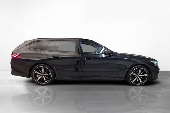 BMW Seria 5 520i mHEV aut