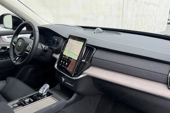 Volvo XC90 T8 AWD Plug-In Hybrid Ultra Dark 7os