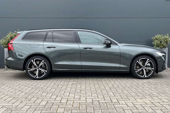 Volvo V60 B4 Ultra Dark