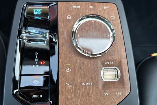 BMW iX xDrive40 76.6kWh Essence