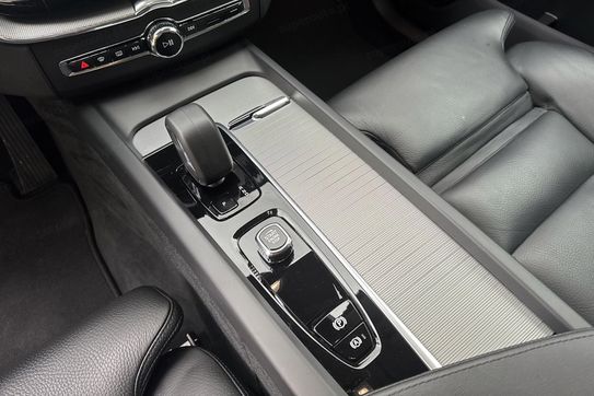 Volvo XC60 B4 B Plus Dark