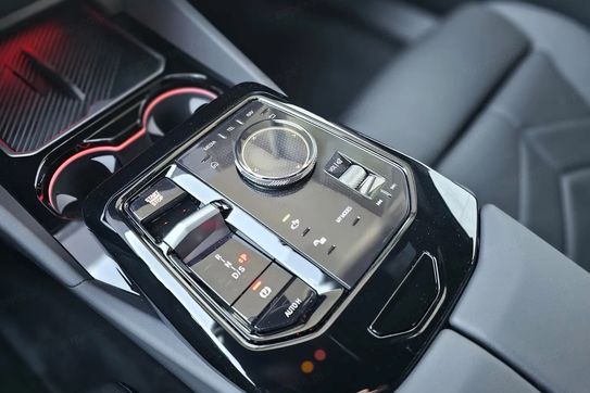 BMW Seria 5 550e xDrive M Sport