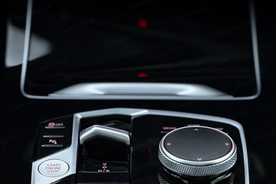 BMW X5 M60i