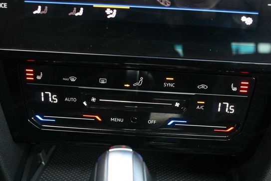 Volkswagen Passat 1.5 TSI EVO Elegance DSG