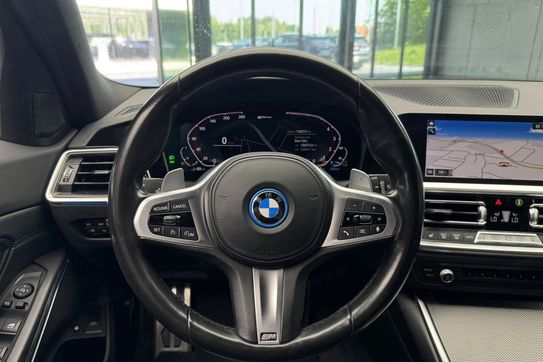BMW Seria 3 330e PHEV xDrive M Sport aut