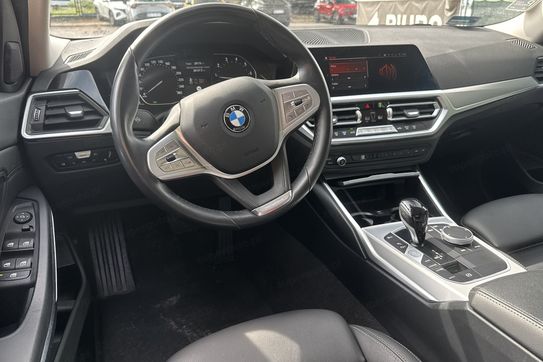 BMW Seria 3 318i