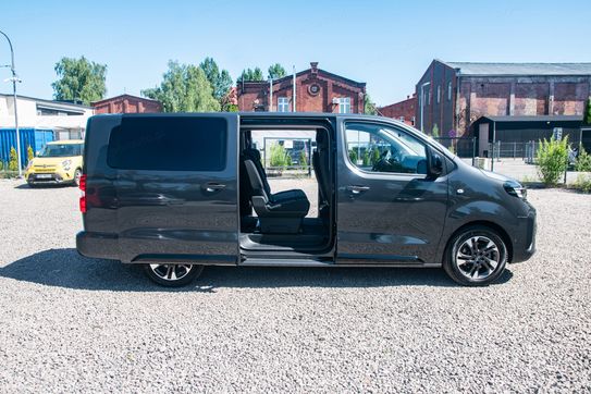 Opel Zafira Life Extra Long L2H1 Business AT8