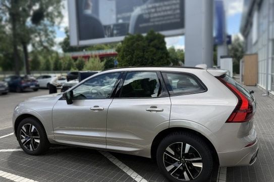 Volvo XC60 B5 B AWD Plus Dark aut
