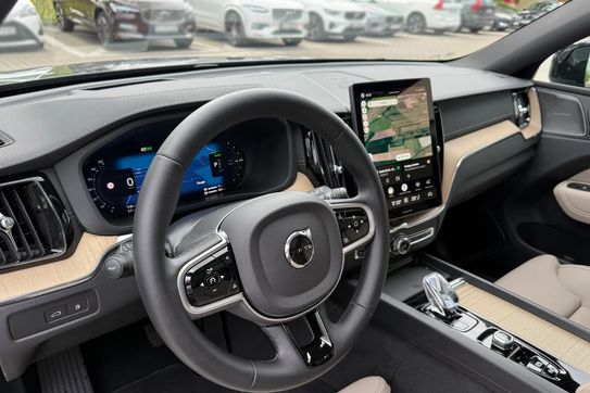 Volvo XC60 T6 Plug-In Hybrid AWD Ultra Dark aut