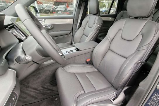 Volvo XC90 B5 AWD Ultra Black Edition