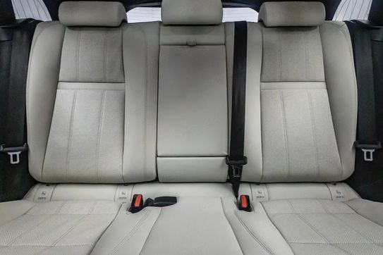 Land Rover Range Rover Velar D300 mHEV SE