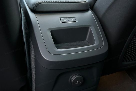 Volvo XC60 T8 Plug-In Hybrid AWD Ultra Black Edition