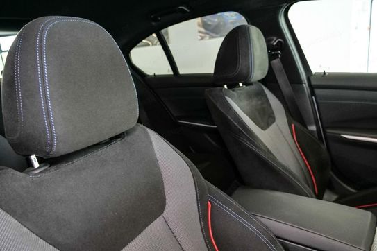 BMW Seria 3 330i xDrive M Sport