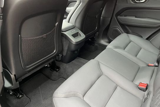 Volvo XC60 B5 B AWD Plus Dark