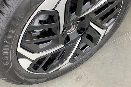 Citroen C4 Shine 1.5 BlueHDI EAT8