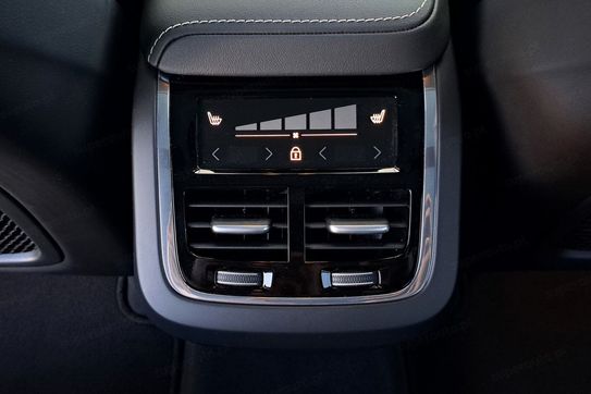 Volvo XC60 B5 B AWD Ultra Dark