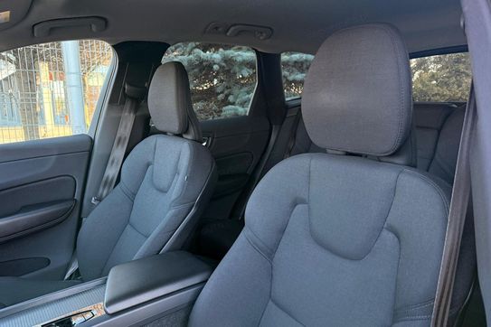 Volvo XC60 T4 Momentum Pro