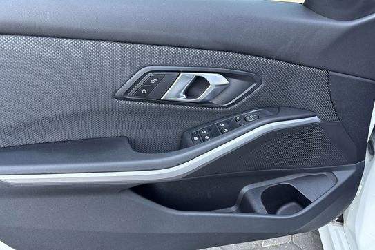BMW Seria 3 318i