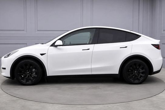 Tesla Model Y Dual Motor  AWD