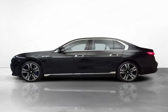 BMW Seria 7 M760e PHEV xDrive sport-aut