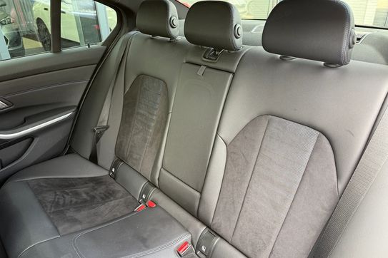 BMW Seria 3 320d xDrive M Sport