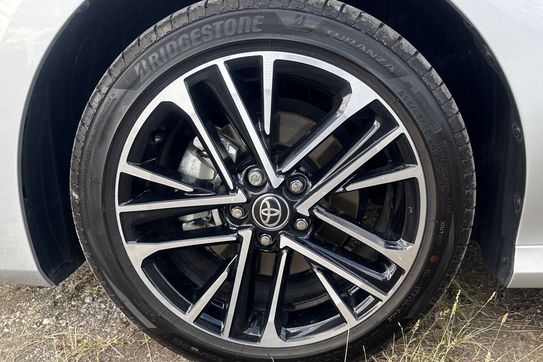 Toyota Camry 2.5 Hybrid Dynamic Force Prestige e-CVT