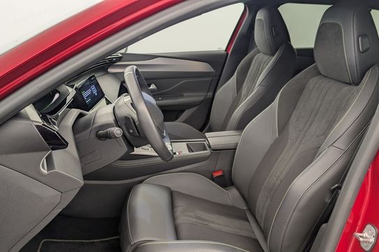 Peugeot 408 GT 1.2 mHEV e-DCS6