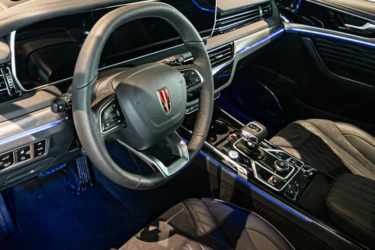 Hongqi HS5 2.0T AWD