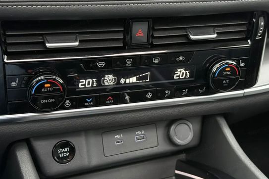 Nissan X-Trail Tekna e-POWER  2WD