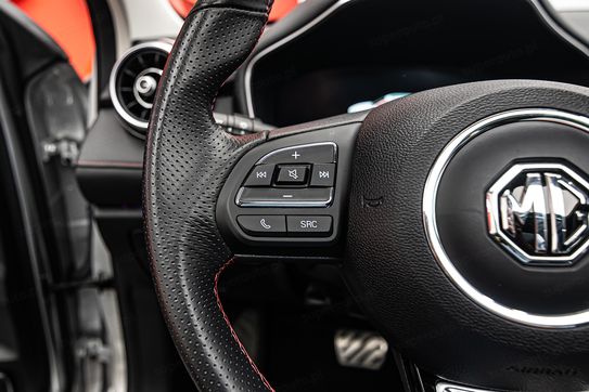 MG HS 1.5 T-GDI Exclusive DCT