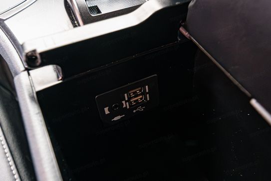 Lexus UX 250h F Impression