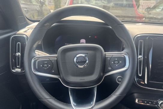 Volvo XC40 B3 Plus Dark