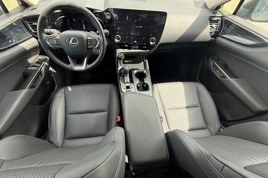 Lexus NX 450h+ AWD