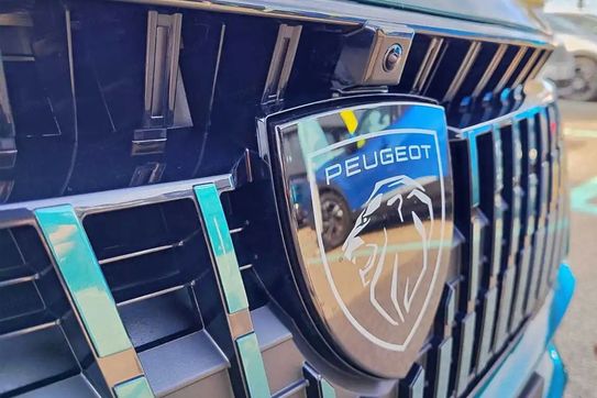 Peugeot 308 GT Exclusive S&S e-DCS6 1.2 mHEV