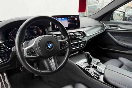 BMW Seria 5 Touring 530d xDrive M Sport