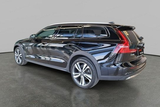 Volvo V60 CC Core B4 D AWD aut
