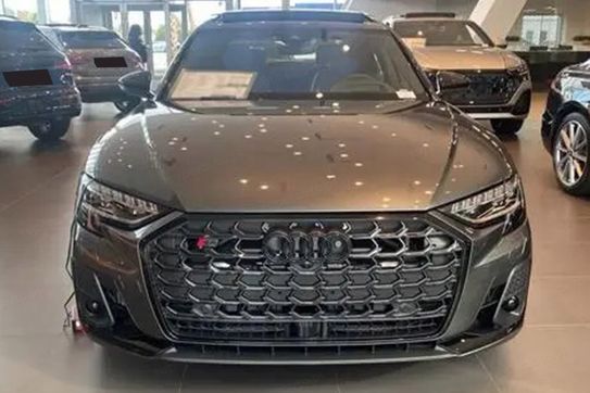 Audi A8 S8 TFSI quattro