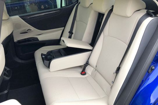 Lexus ES 300h F Sport Design