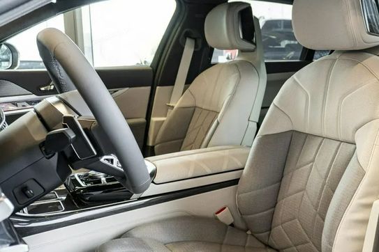 BMW Seria 7 740d xDrive M Sport