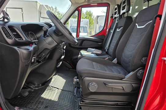 Iveco Daily 35S16  Kontener Chłodnia 8EP + Winda