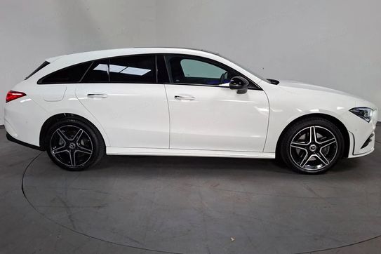Mercedes CLA Shooting Brake 250 e AMG Line