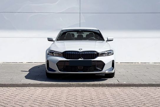 BMW Seria 3 330i xDrive M Sport
