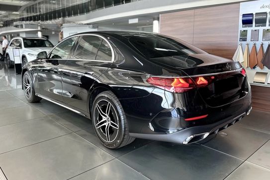 Mercedes Klasa E 300 e 4-Matic AMG