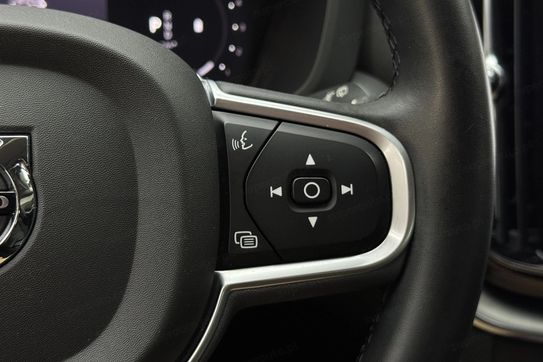 Volvo XC60 B4 D AWD Momentum Pro